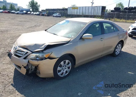 2010 Toyota Camry z USA, uszkodzony, nr VIN 4T1BF3EK1AU580559